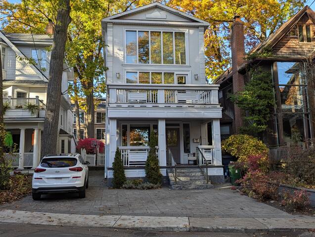 Luxury Beach House Oasis Just Steps to the Beach! gallery image 2