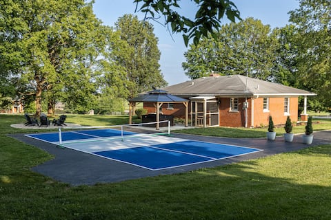 Bourbon Trail ~ Pickleball ~ Hot Tub ~ Mini-Golf