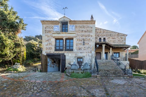 Stone House 5BR | Cinema | Pool | BBQ | Stone Oven