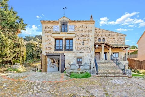 Mansion35minMadr|MovieRm|Pool|BBQ|EVChgr|Sleeps11