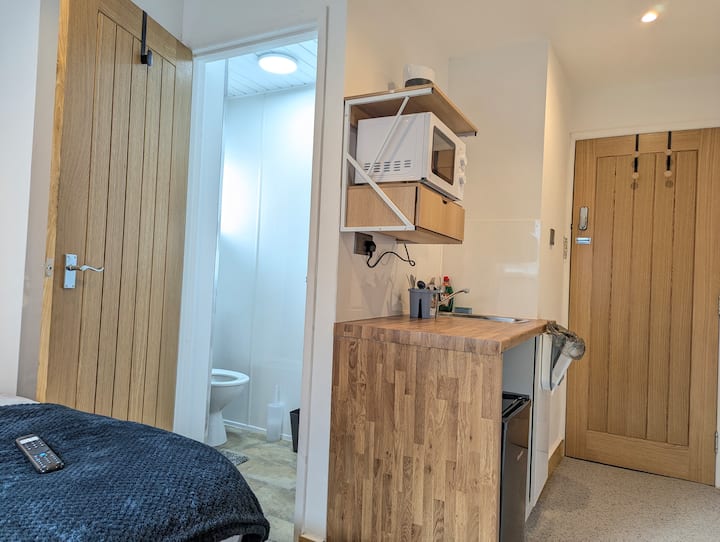 Cosy & Central Studio Bedsit 4 - Cardiff