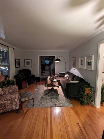 3beds, 1.5bath gallery image 2