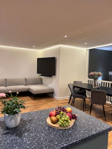 Spacious Hampstead Home