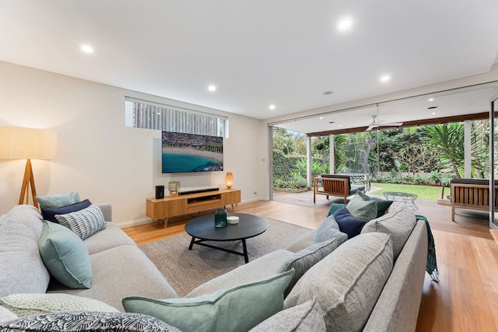 Coogee Palms | 4 Bedroom Luxury | Alfresco Living gallery image 2