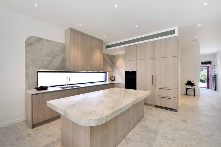 Bondi Beachside Home gallery image 4