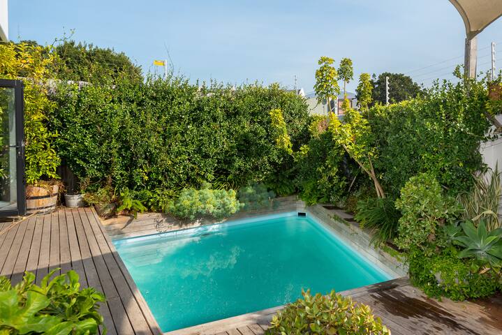 Modern Mountain View Townhouse | Pool | Fireplace gallery image 4