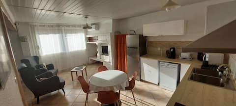 Top performing Airbnb: Close to city center, garden and private parking in Alès