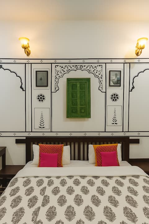 Golden Silver 2 Room