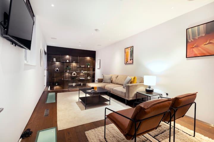 Gorgeous 3 bd House in Paddington – King Size bed