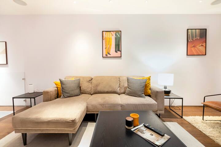 Gorgeous 3 bd House in Paddington – King Size bed gallery image 5