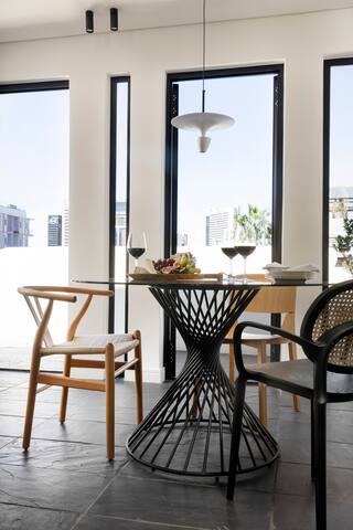 The Chiappini House – 3 br / 4 baths gallery image 4