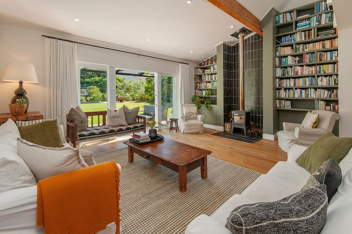 Beautiful View, Pool & Home! - Hermanus