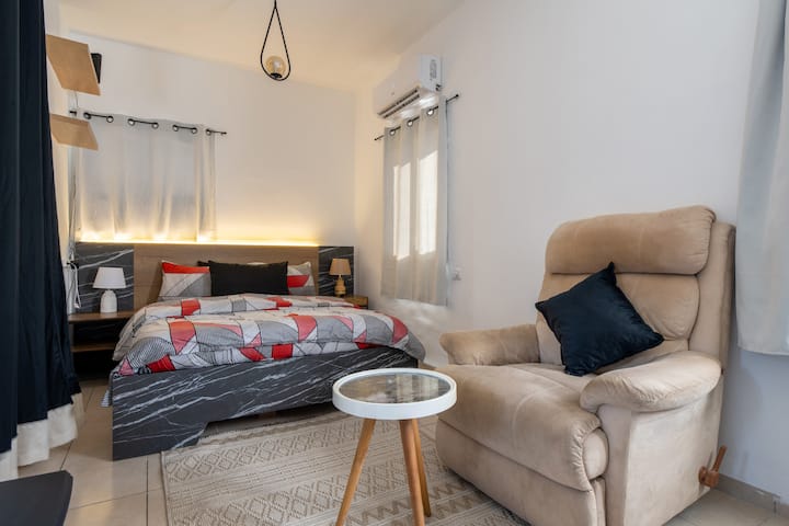 Private Flat On Yafo Road Street - Israel