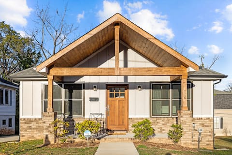 3BR Downtown Retreat | King Bed | Cozy & Fast WiFi