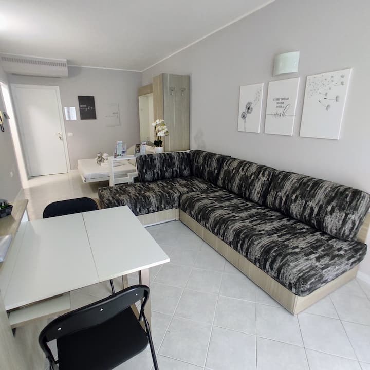Ap Suite, Moderna,vista Lago Con Piscina E Garage. - Sirmione