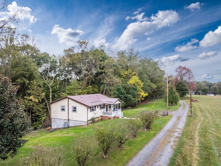 Cottage Retreat At Nrg's Edge - Babcock State Park, Clifftop