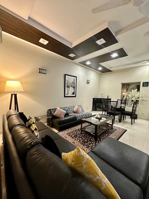 Elegant Home Canal Rd • Opposite Doctors Hospital