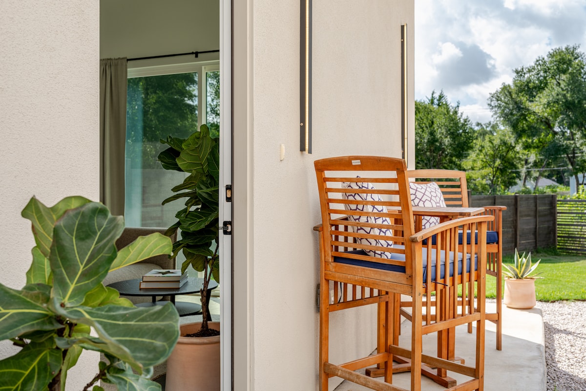 A Home away from Home: Austin Casita.