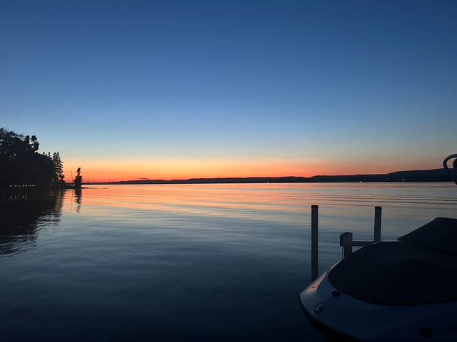 Ottawa River Waterfront. gallery image 4