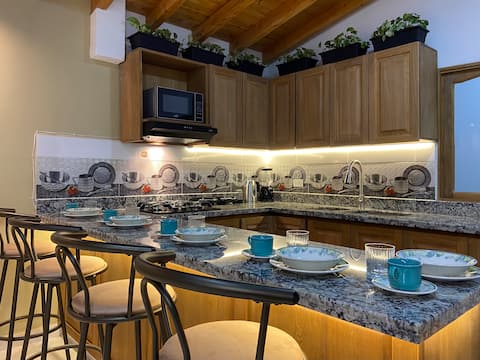 Top Airbnb: Casa Dorada>Best location>one block from the park in El Carmen De Viboral