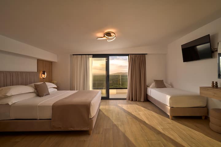 Rust wacht op je in de slaapkamer op de eerste verdieping, compleet met zachte bedden en uitzicht.