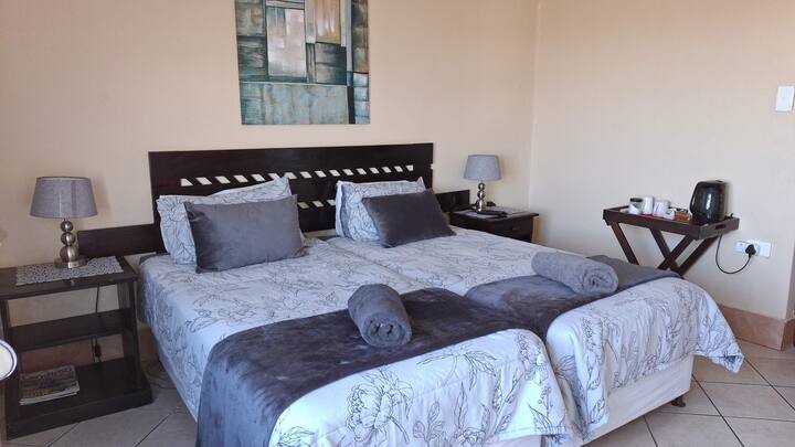 Hillbillion Estate Room 7 - Port Shepstone
