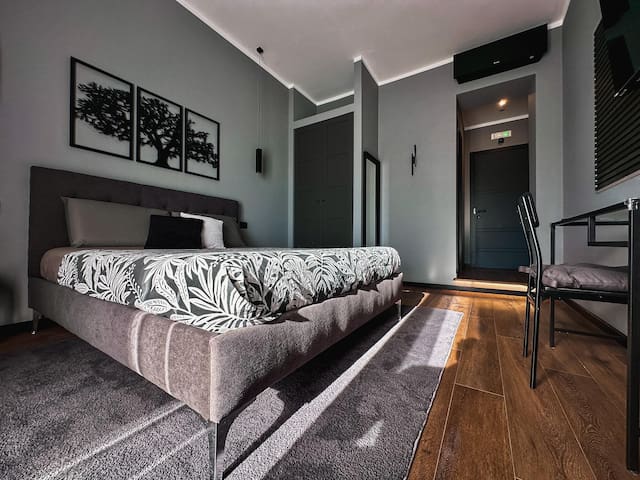 Trastevere Noir – Elegant Designed Apartment