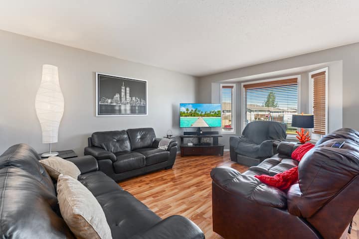 Executive Duplex Fully Furnished - Bonnyville
