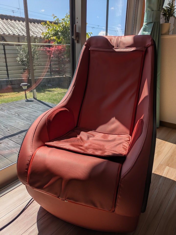 ☆マッサージ機　ご自由にお使いください！　日頃の疲れた体を癒してくれます！

Aparat za☆ masažu Slobodno ga koristite!　Oporavit će vaše umorno tijelo!