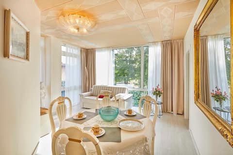 Airbnb con migliori performance: Desenzano Lakeview - Luxury Flat a Desenzano Del Garda