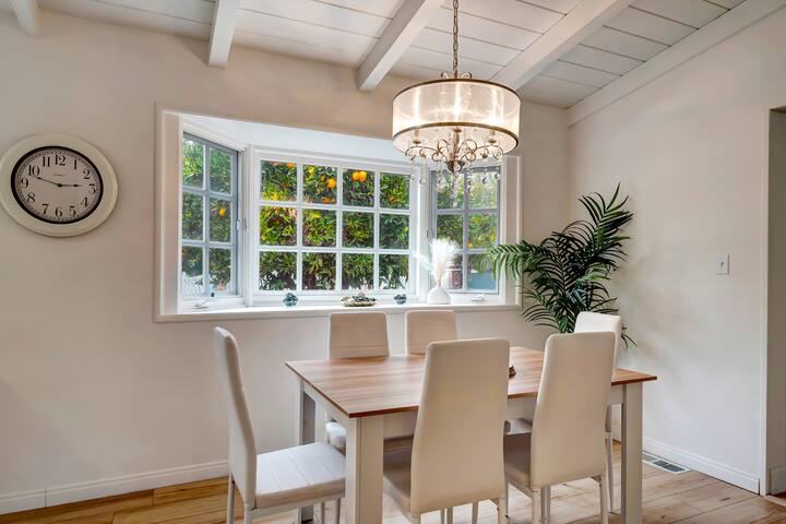 Gated Estate w/ Pool, King Bed, Games & Guesthouse gallery image 4