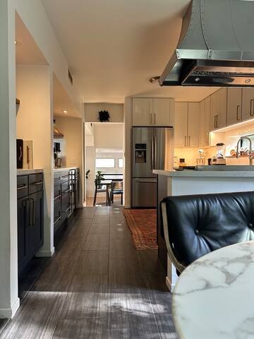 Architectural, Art Filled Home in Eagle Rock gallery image 5