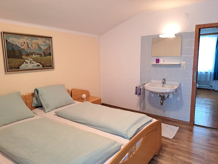 Семејни соби во спална соба 3 со врата за поврзување