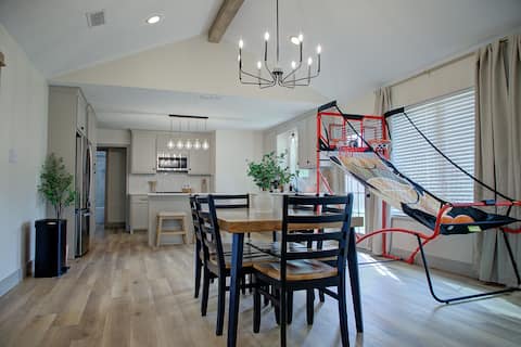 Luxury, toxic free amenities, 4BD/2BA,Sleeps 11-13