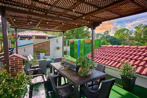 Rooftop w/ jacuzzi| Sound System|290m²|Breakfast