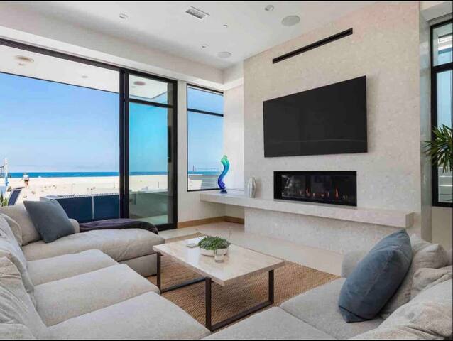 Beach Front, 5 Star, New Home gallery image 3