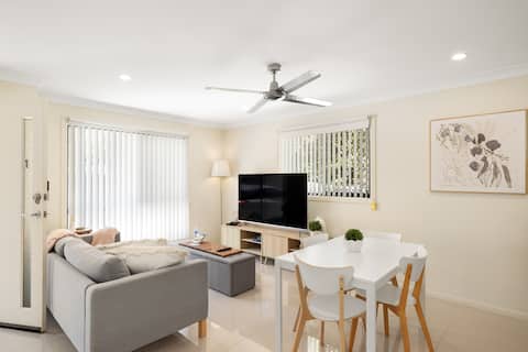 Spacious Sunnybank 3BR | Train & Shops | 1144D3
