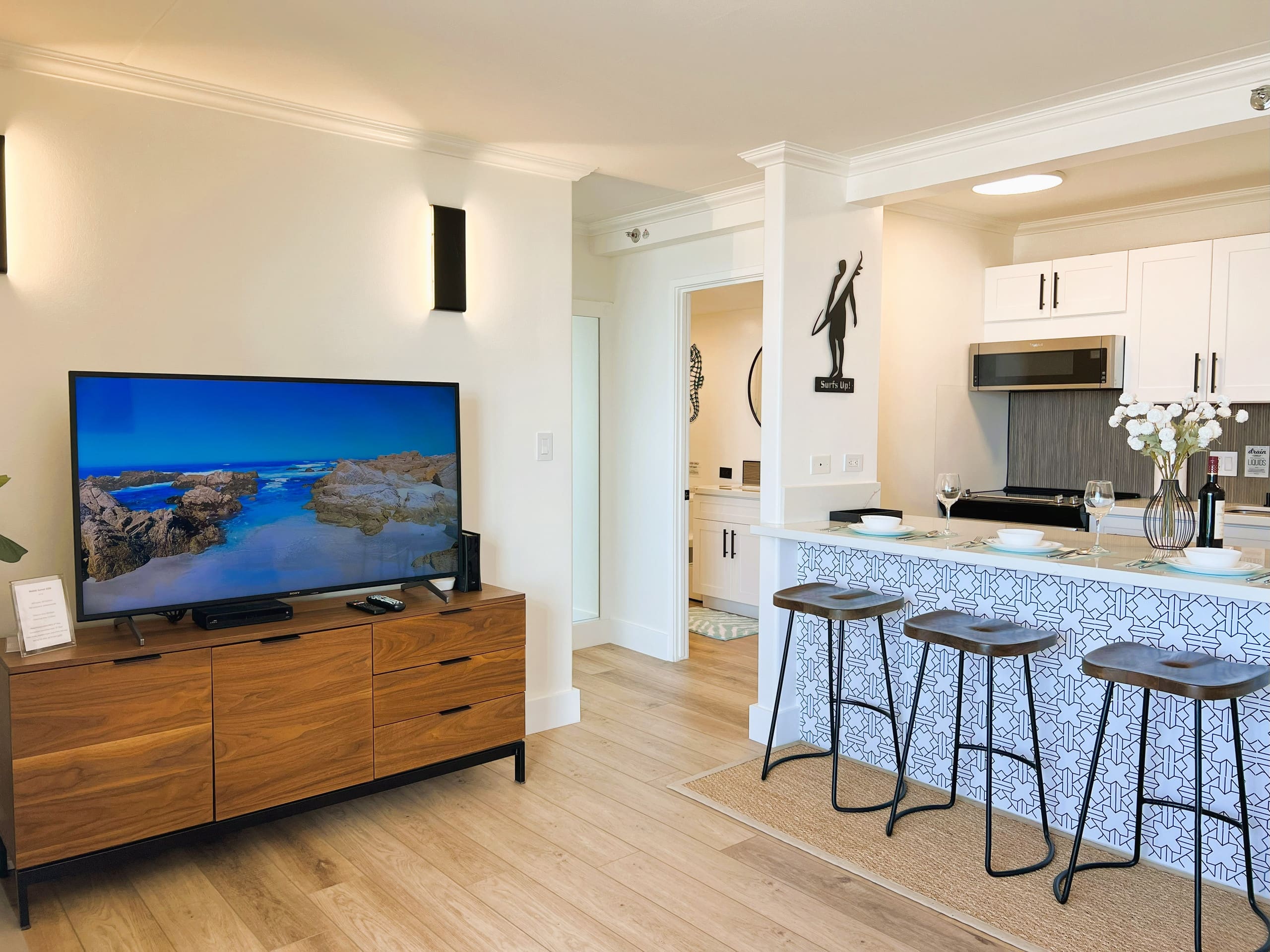 Condo in Honolulu · ★4.87 · 1 bedroom · 2 beds · 1 private bath - Image 3