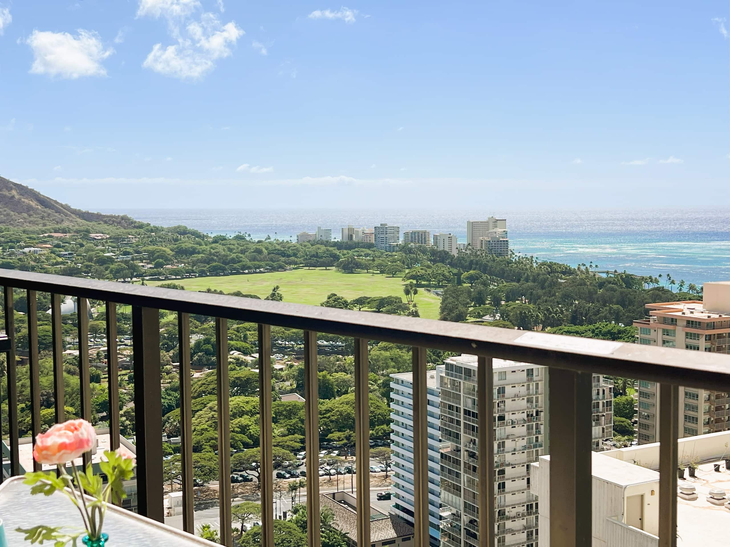 Condo in Honolulu · ★4.87 · 1 bedroom · 2 beds · 1 private bath - Image 25