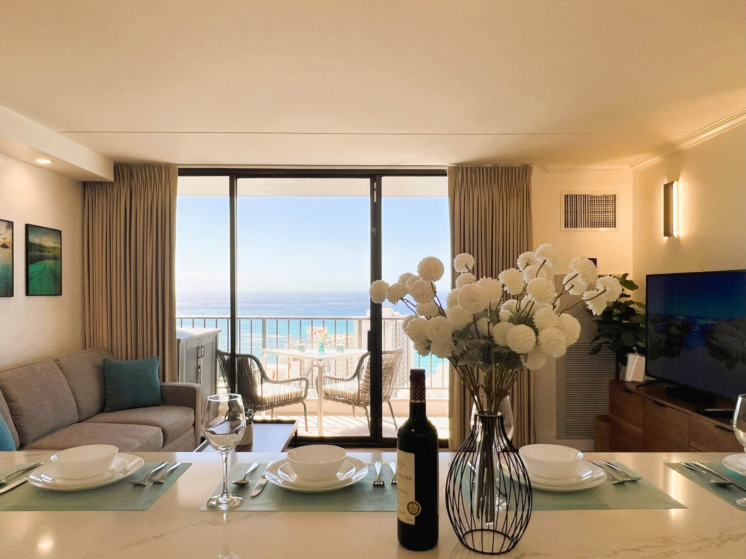 Condo in Honolulu · ★4.87 · 1 bedroom · 2 beds · 1 private bath - Image 12