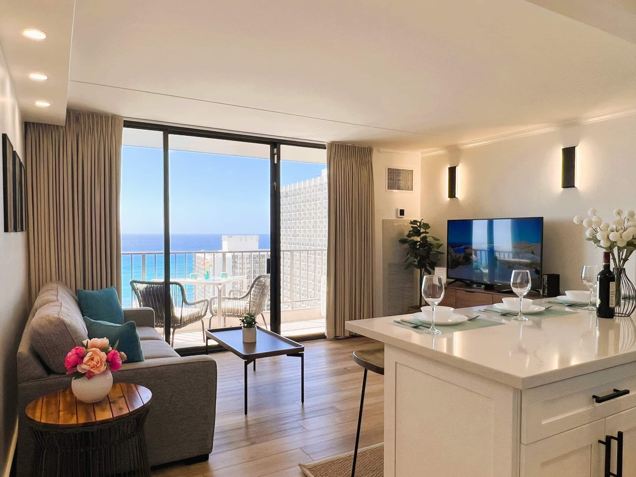 Condo in Honolulu · ★4.87 · 1 bedroom · 2 beds · 1 private bath - Image 4