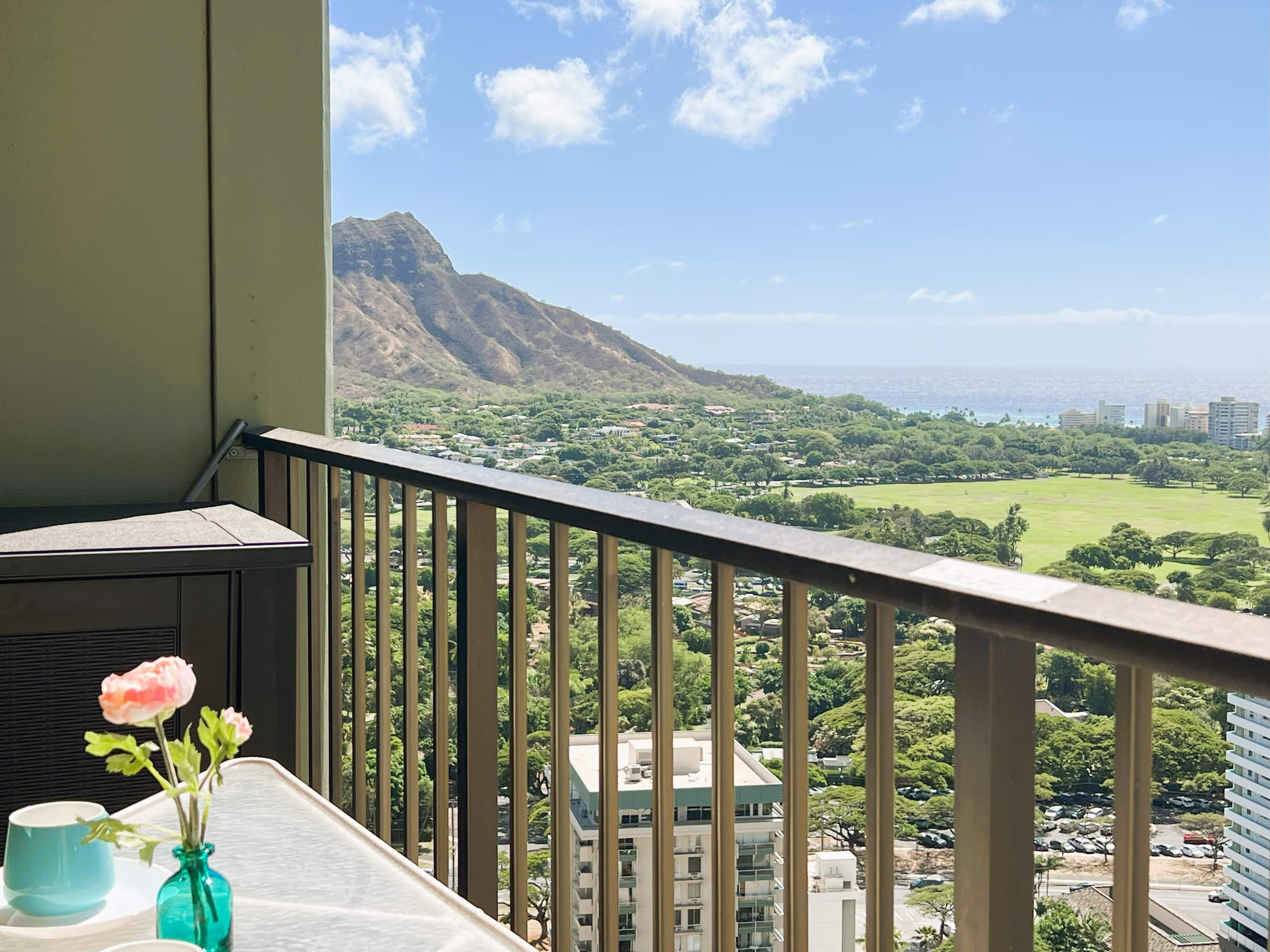 Condo in Honolulu · ★4.87 · 1 bedroom · 2 beds · 1 private bath - Image 24