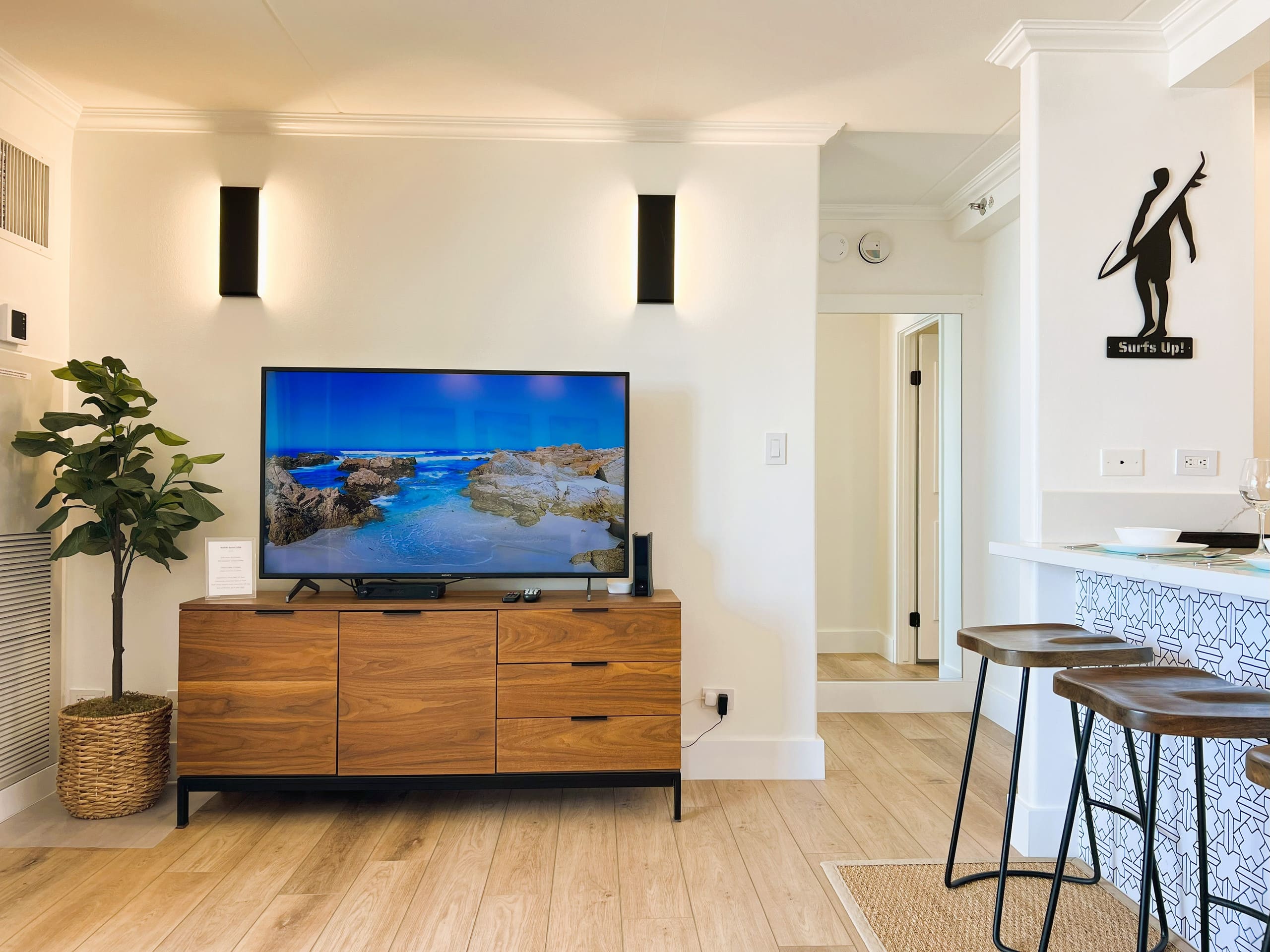 Condo in Honolulu · ★4.87 · 1 bedroom · 2 beds · 1 private bath - Image 2