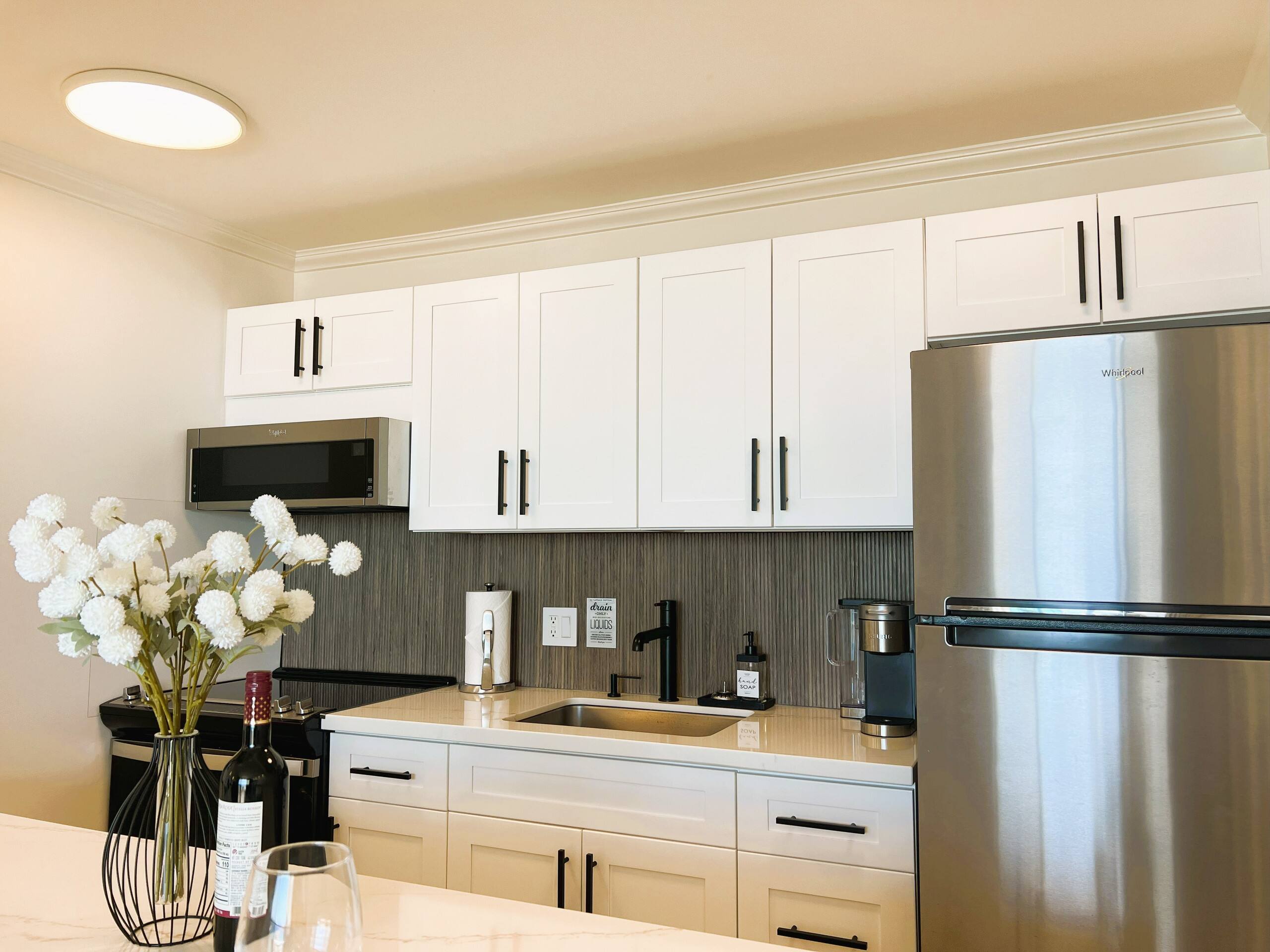 Condo in Honolulu · ★4.87 · 1 bedroom · 2 beds · 1 private bath - Image 9