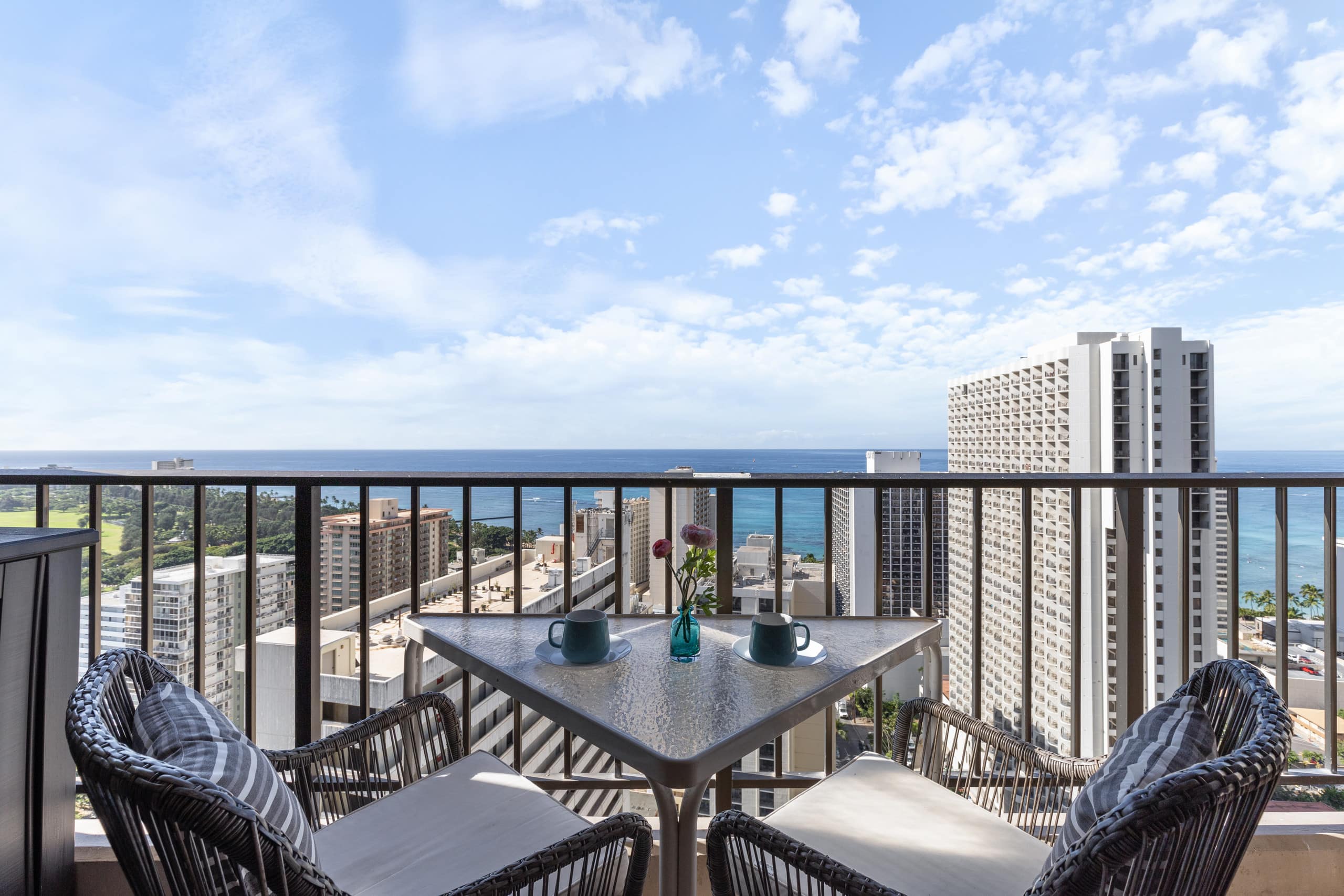 Condo in Honolulu · ★4.87 · 1 bedroom · 2 beds · 1 private bath - Image 49