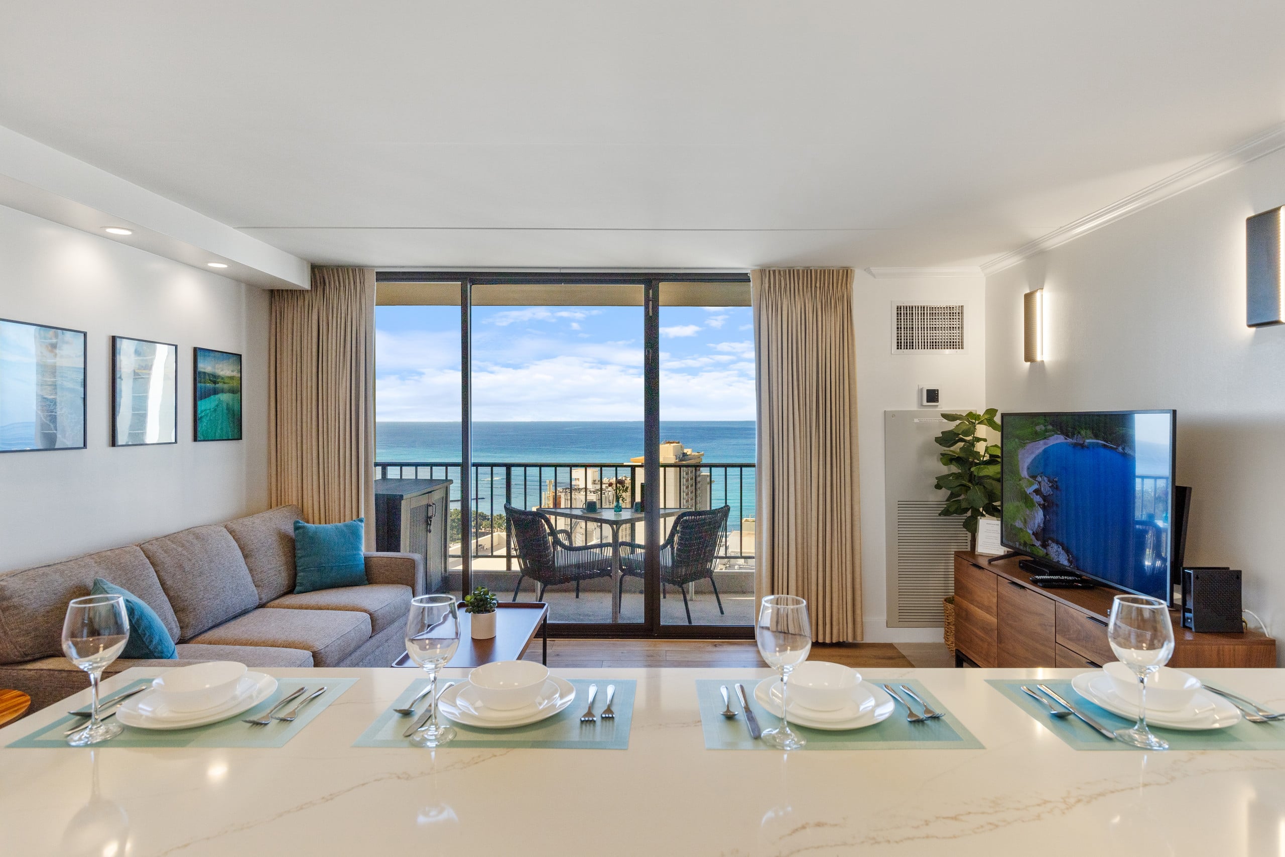 Condo in Honolulu · ★4.87 · 1 bedroom · 2 beds · 1 private bath - Image 34