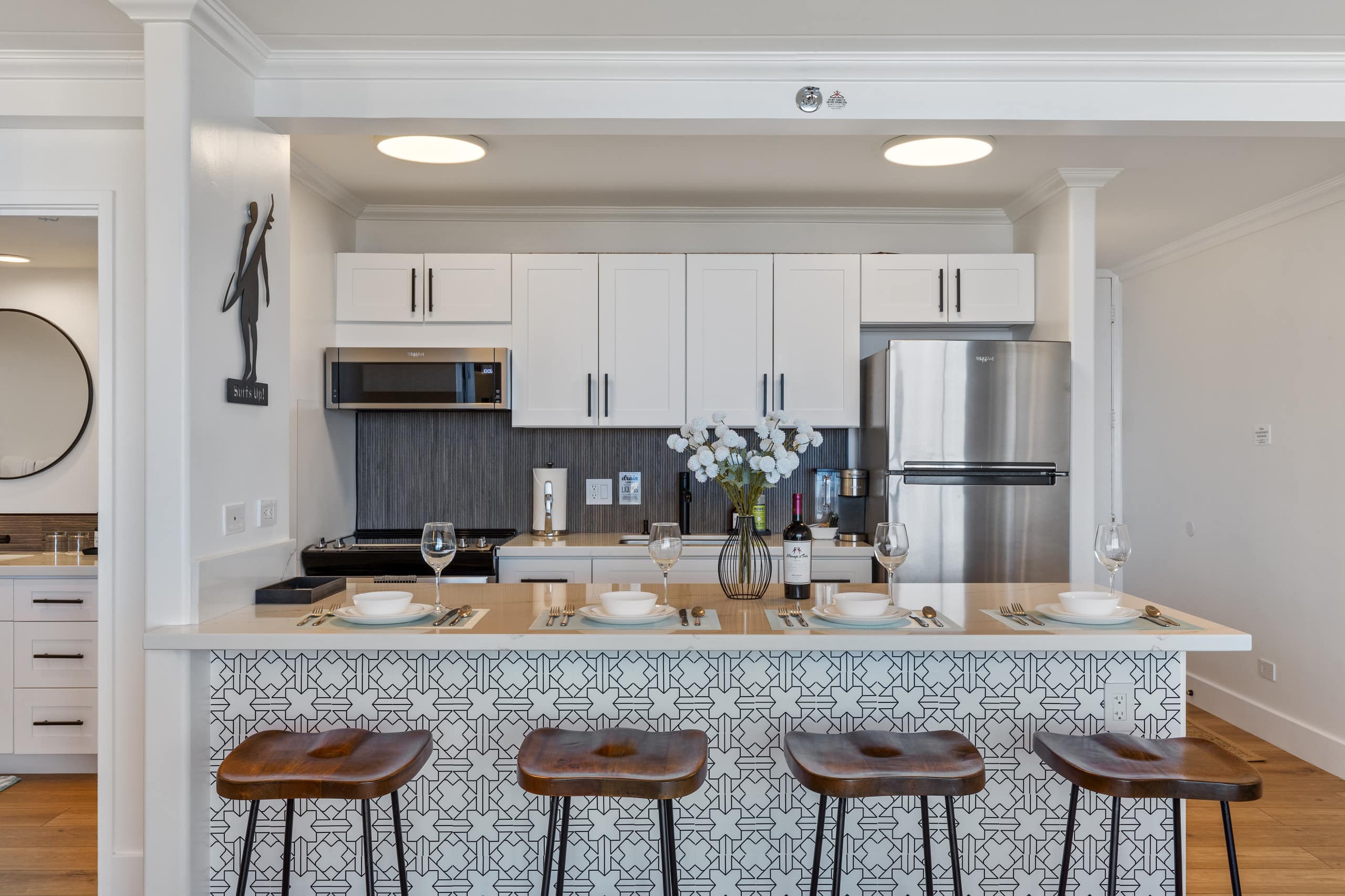 Condo in Honolulu · ★4.87 · 1 bedroom · 2 beds · 1 private bath - Image 38