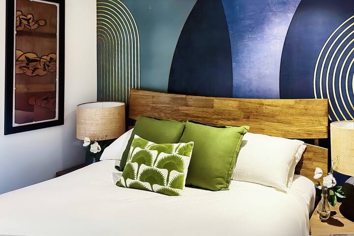 2Bed Apt – Collingwood Charm gallery image 5