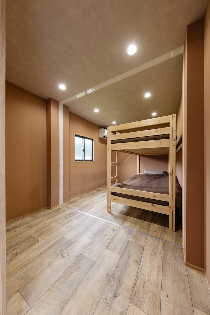 2段ベッド1台がある寝室A