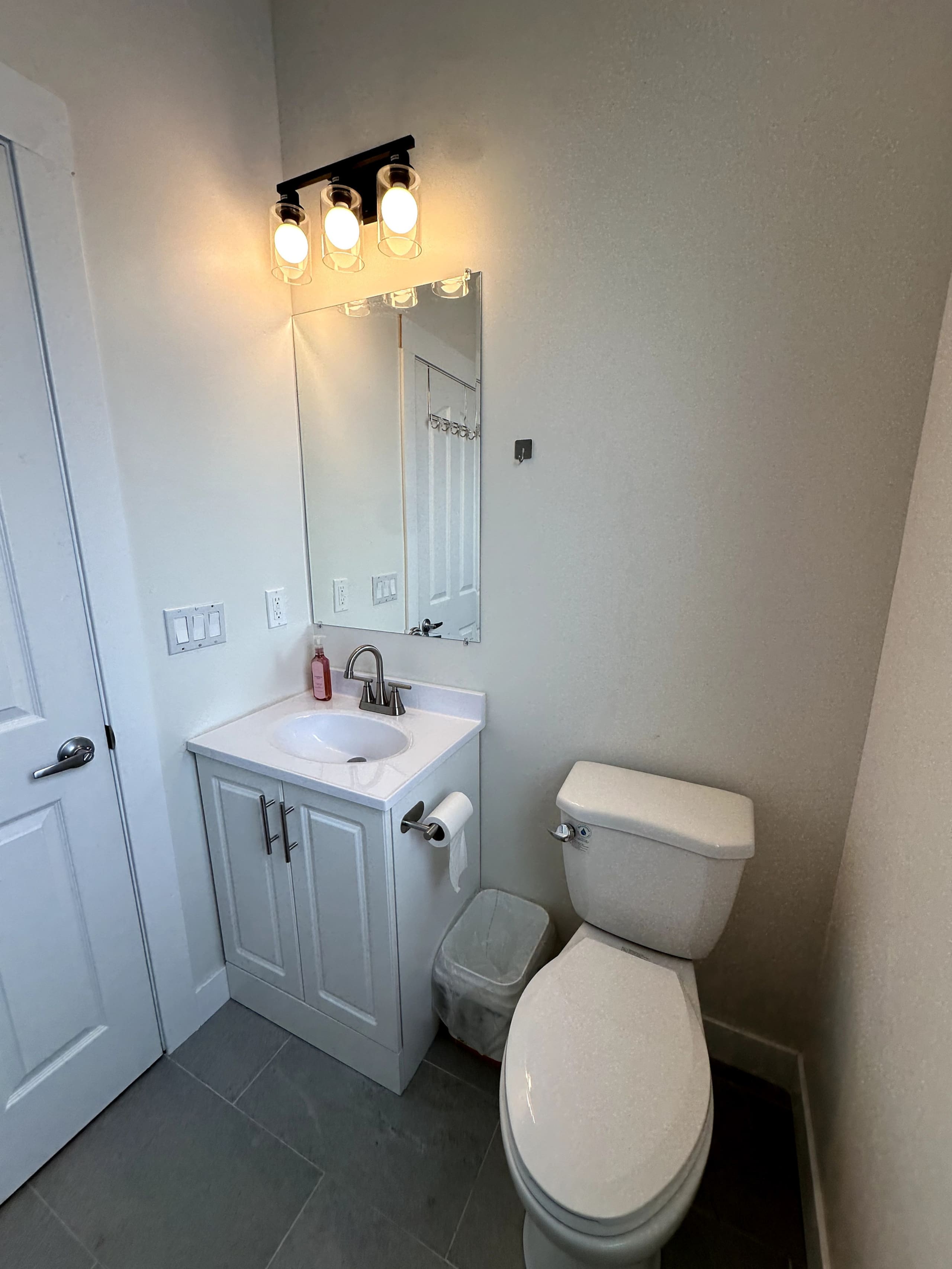 New San Leandro Gem Near Marina Park - Photo 8